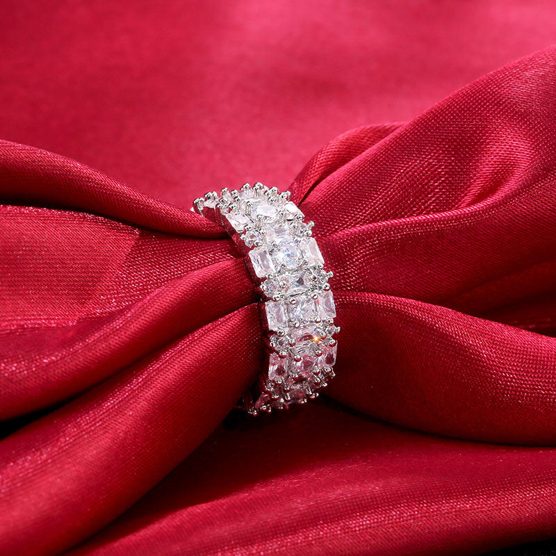 Anello affascinante per ogni occasione