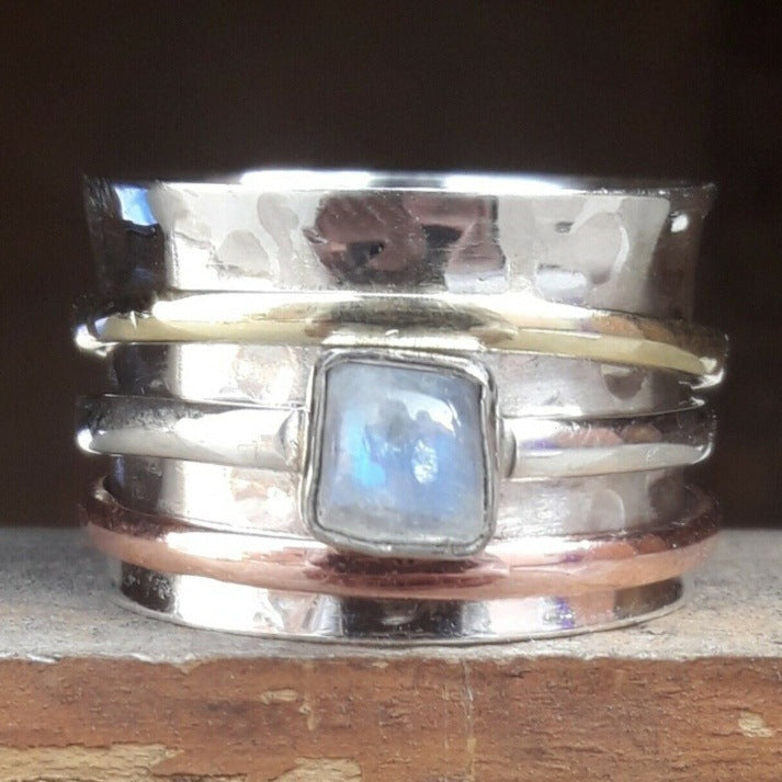 Anello affascinante per ogni occasione