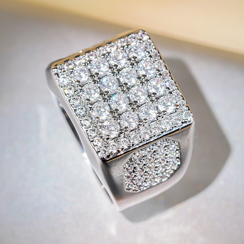 Anello affascinante per ogni occasione