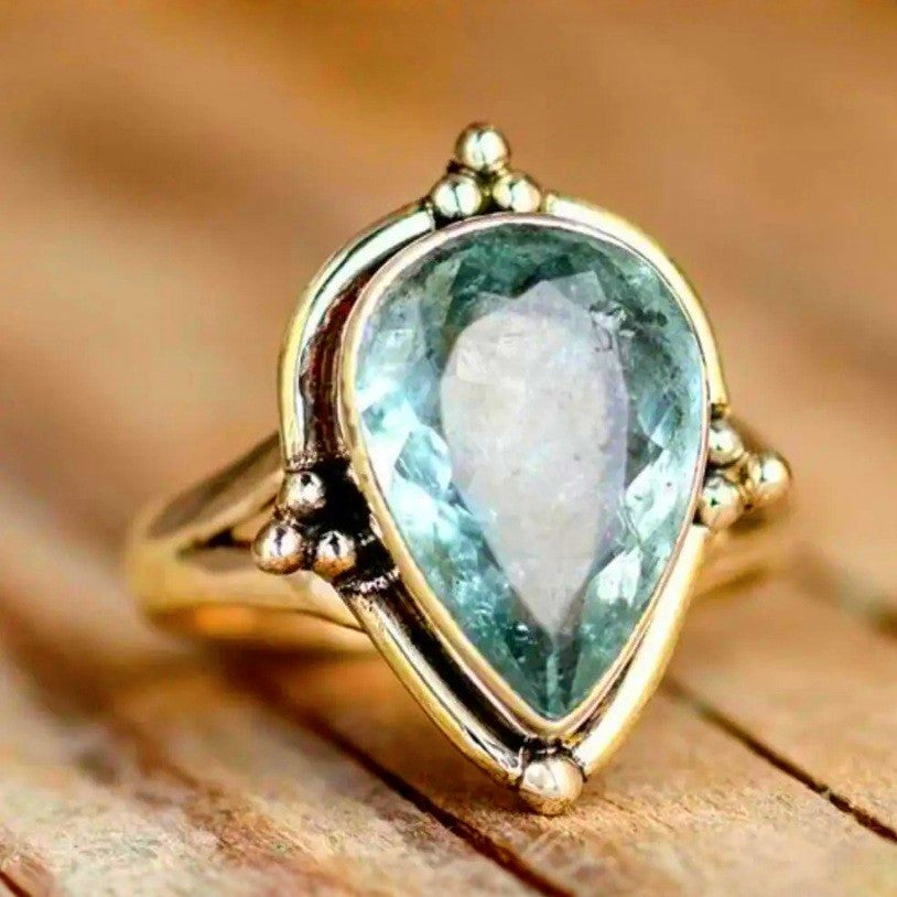 Anello affascinante per ogni occasione