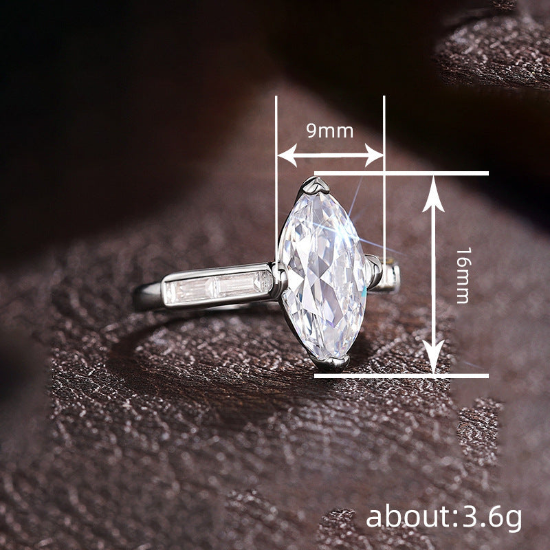 Anello affascinante per ogni occasione