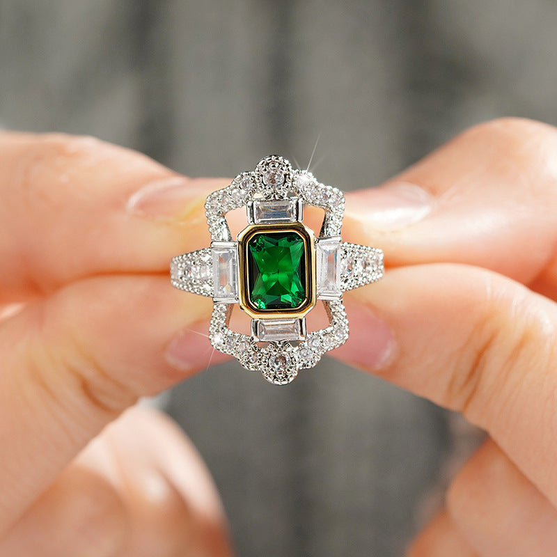 Anello affascinante per ogni occasione