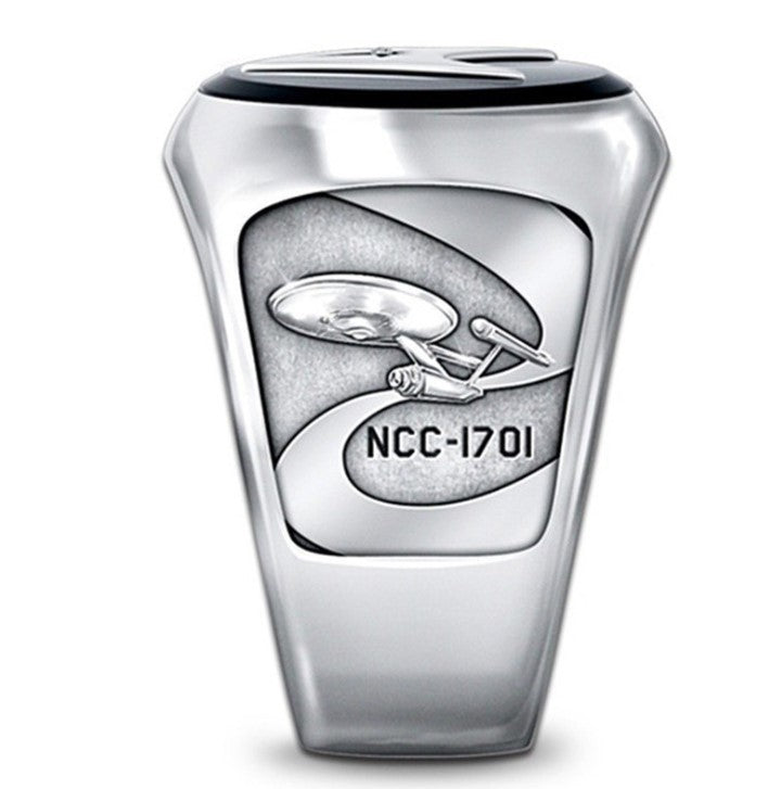 Anello affascinante per ogni occasione