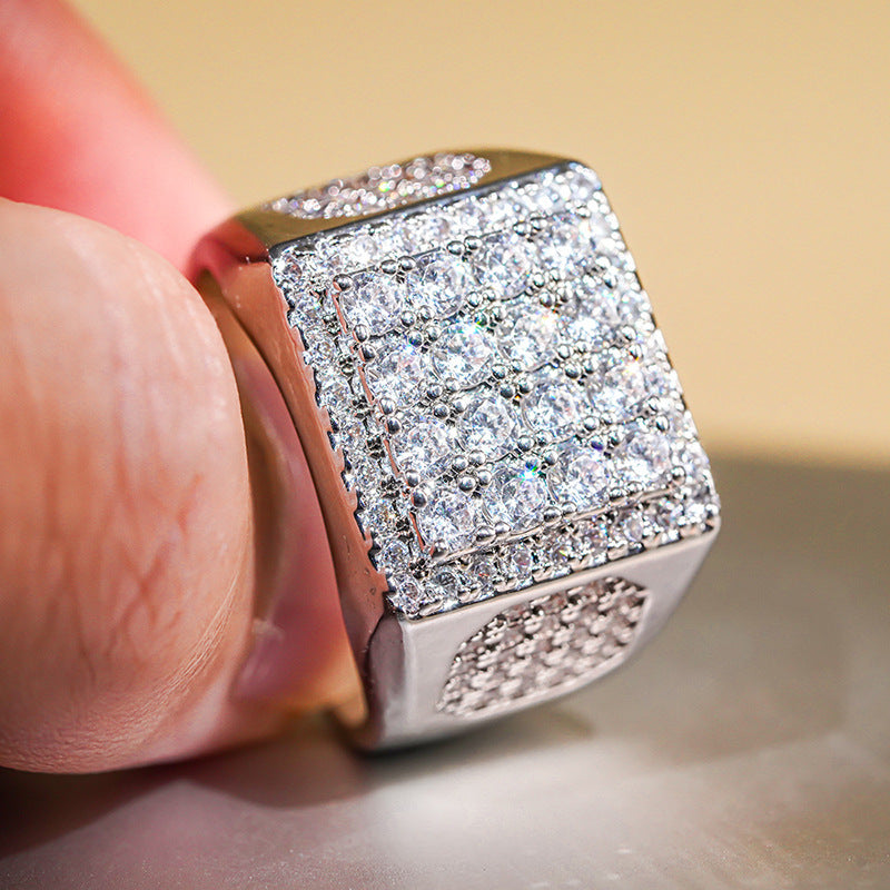 Anello affascinante per ogni occasione