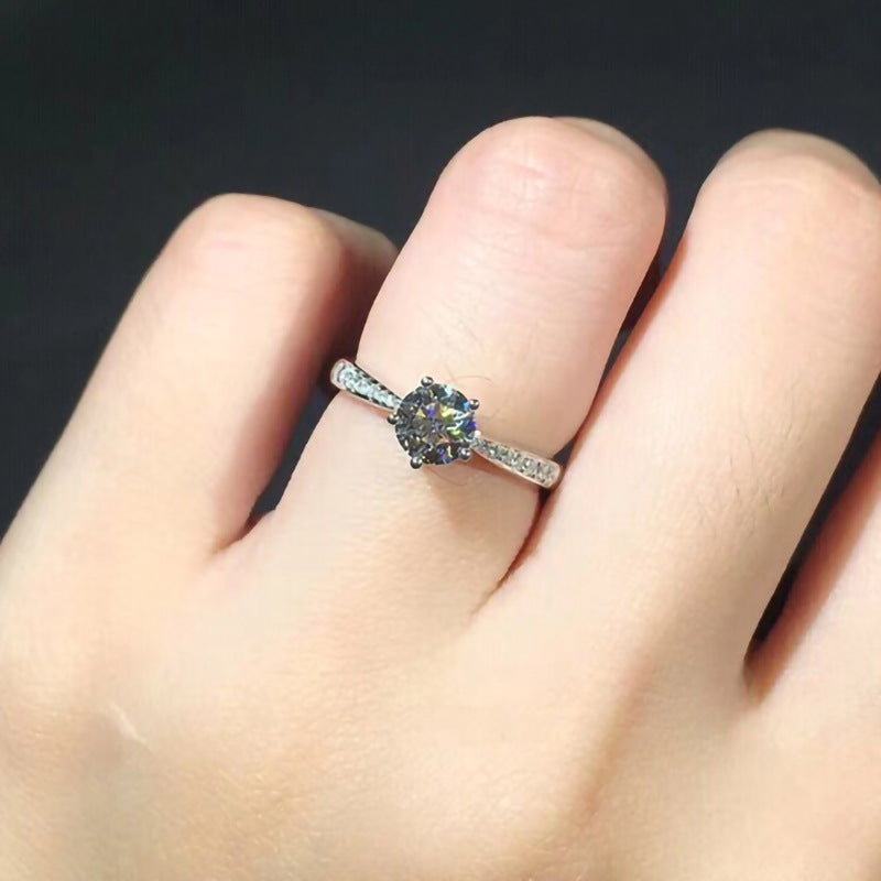 Anello affascinante per ogni occasione