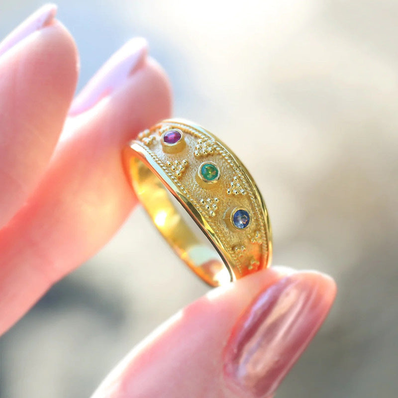 Anello affascinante per ogni occasione