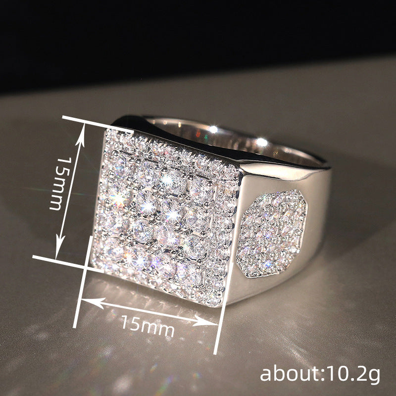 Anello affascinante per ogni occasione