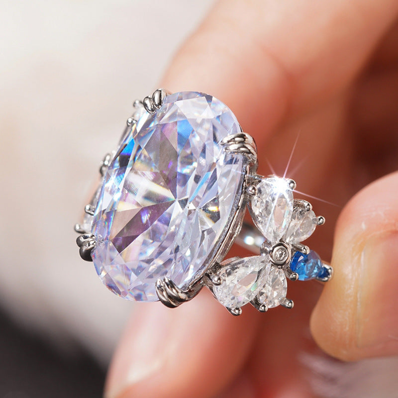 Anello affascinante per ogni occasione