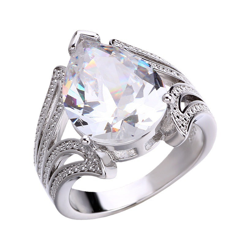 Anello affascinante per ogni occasione