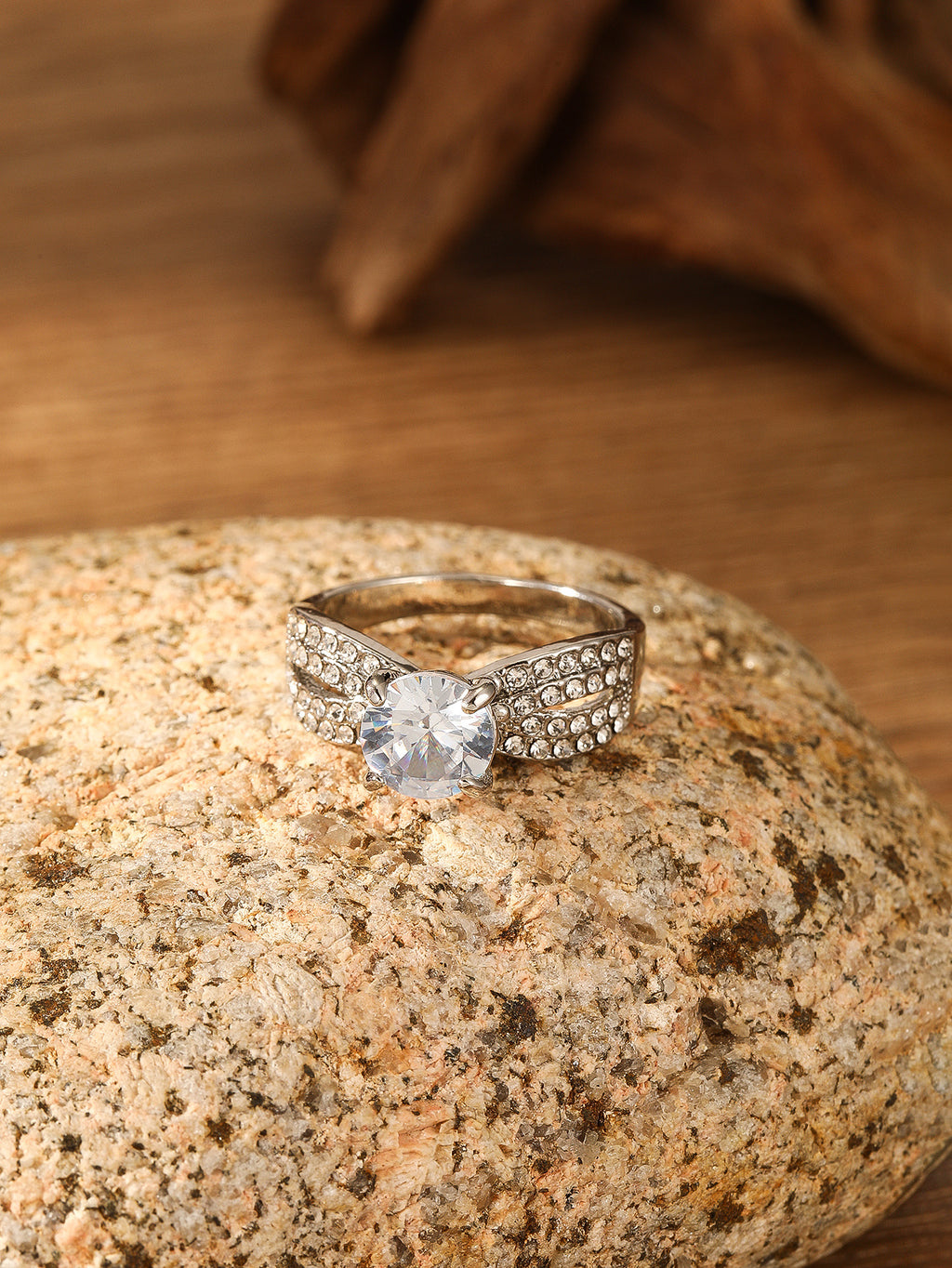 Anello affascinante per ogni occasione