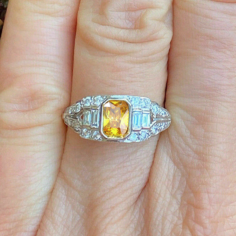 Anello affascinante per ogni occasione