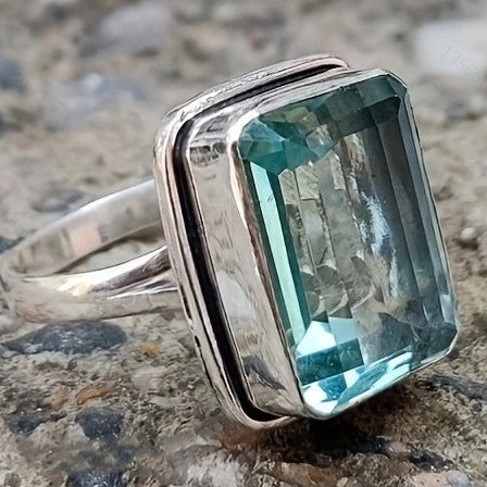 Anello affascinante per ogni occasione