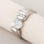 Anello affascinante per ogni occasione