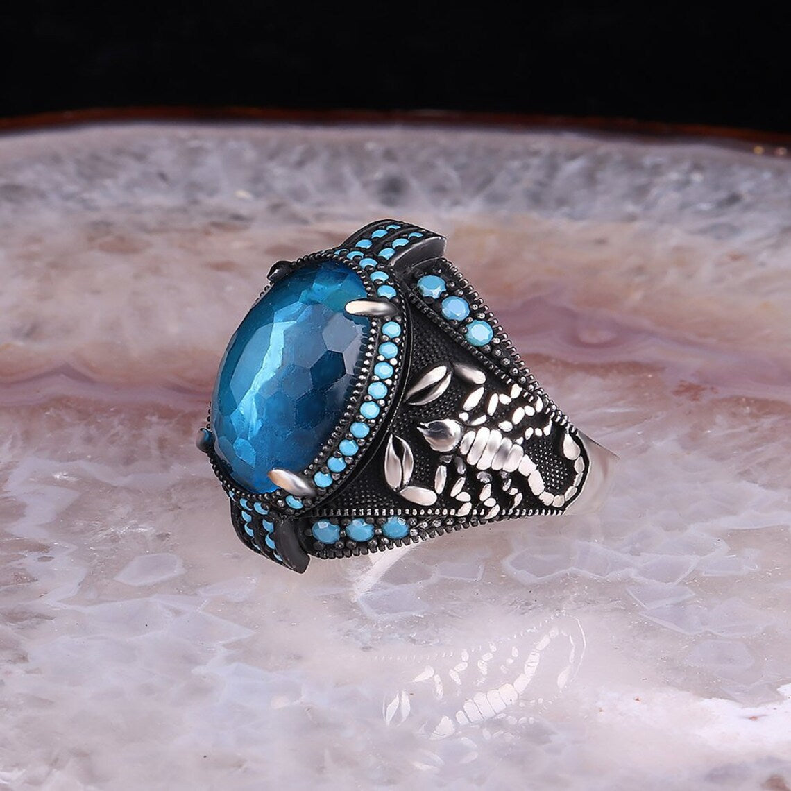 Anello affascinante per ogni occasione