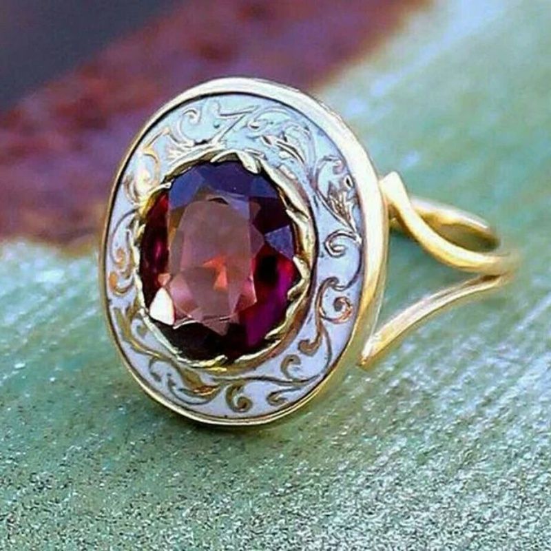 Anello affascinante per ogni occasione